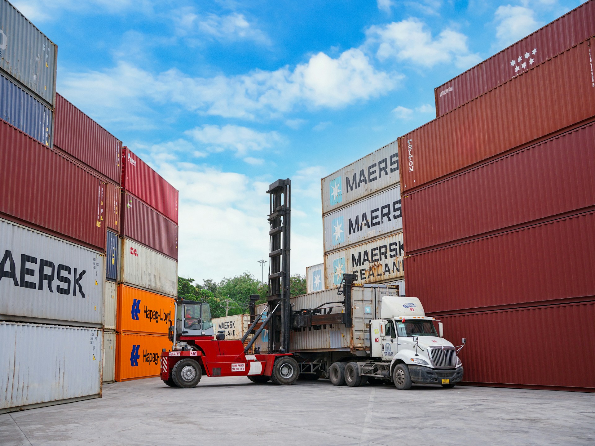 DSV-aktien falder efter Amazon-aftale hos konkurrent
