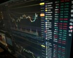 Grafisk illustration af børsupdates og finansielle nyheder fra dansk kapitalmarked