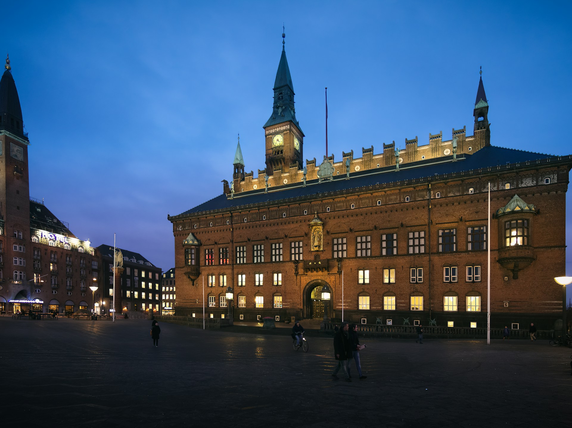 Danske Bank aktie: hvad halvårsregnskabet og den opjusterede prognose viser